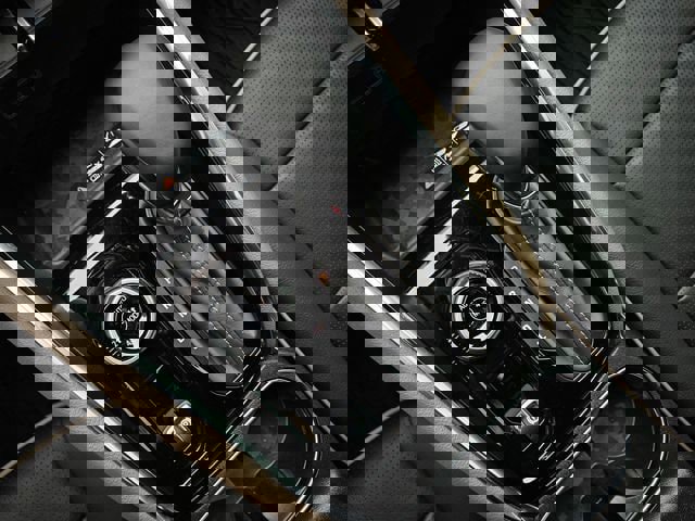 Used 2025 GMC Canyon Denali image 20