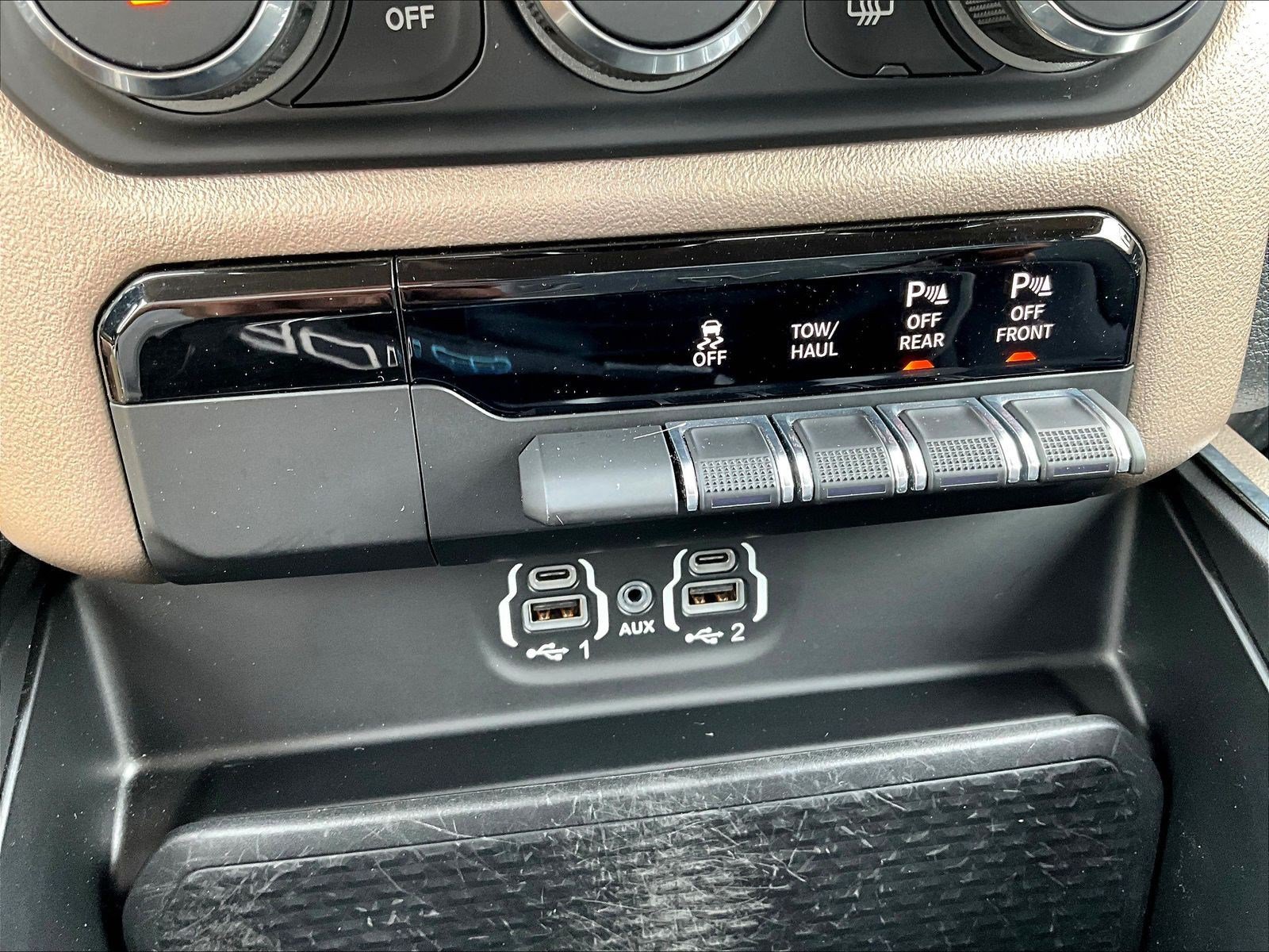 Used 2020 RAM 1500 Laramie AWD/4WD image 40