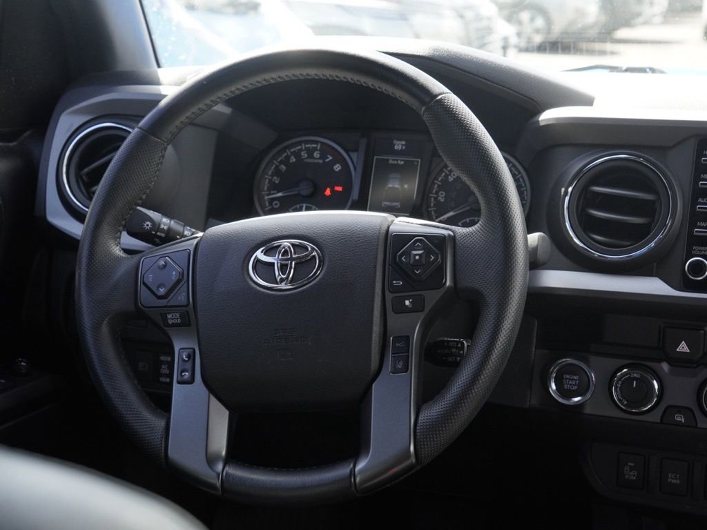 Used 2021 Toyota Tacoma TRD Off-Road w/ TRD Premium Off Road Package AWD/4WD image 24