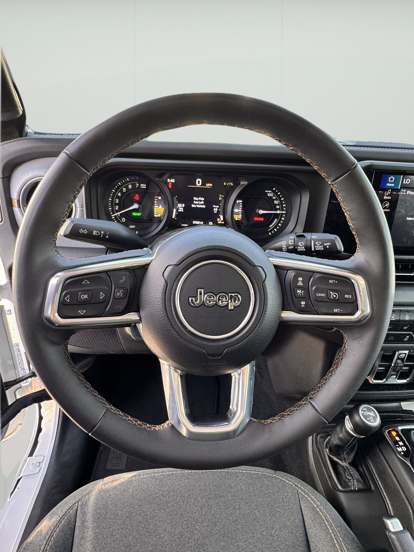Used 2024 Jeep Wrangler Unlimited Sahara AWD/4WD image 13