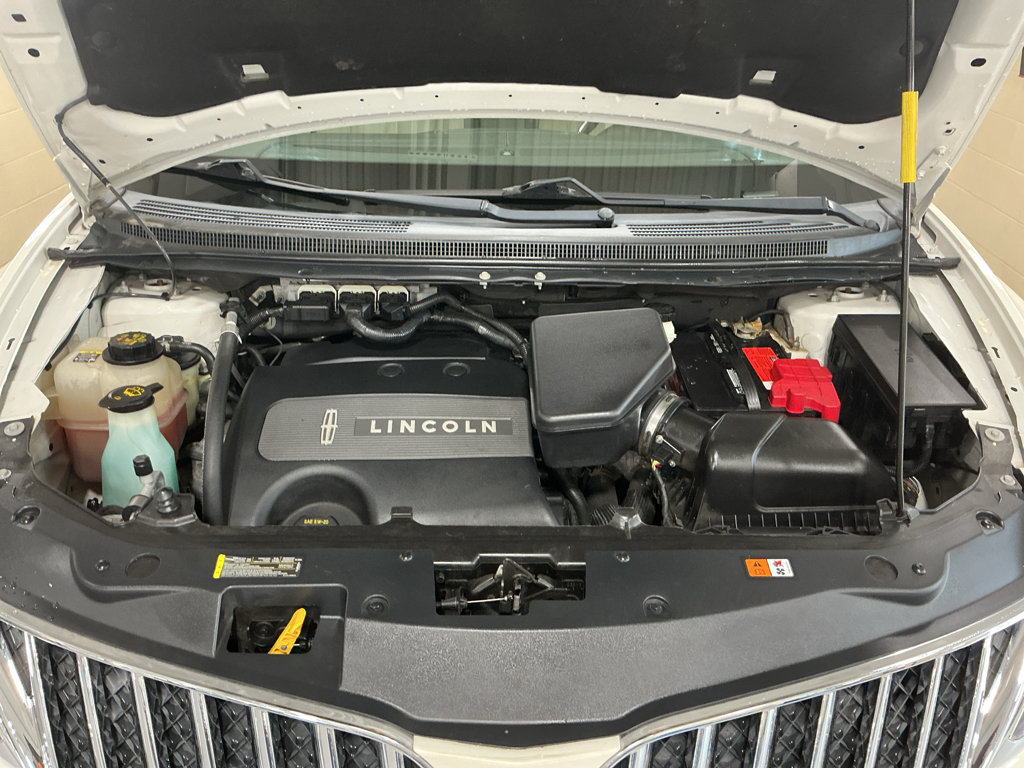 Used 2012 Lincoln MKX AWD image 17
