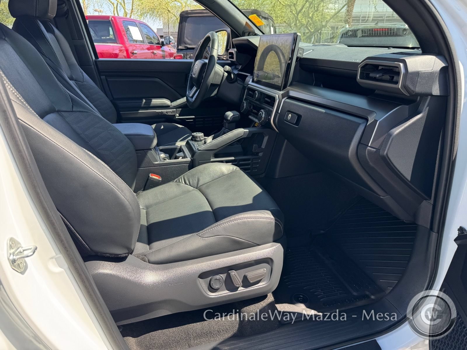 Used 2025 Toyota 4Runner TRD Off-Road Premium AWD/4WD image 28