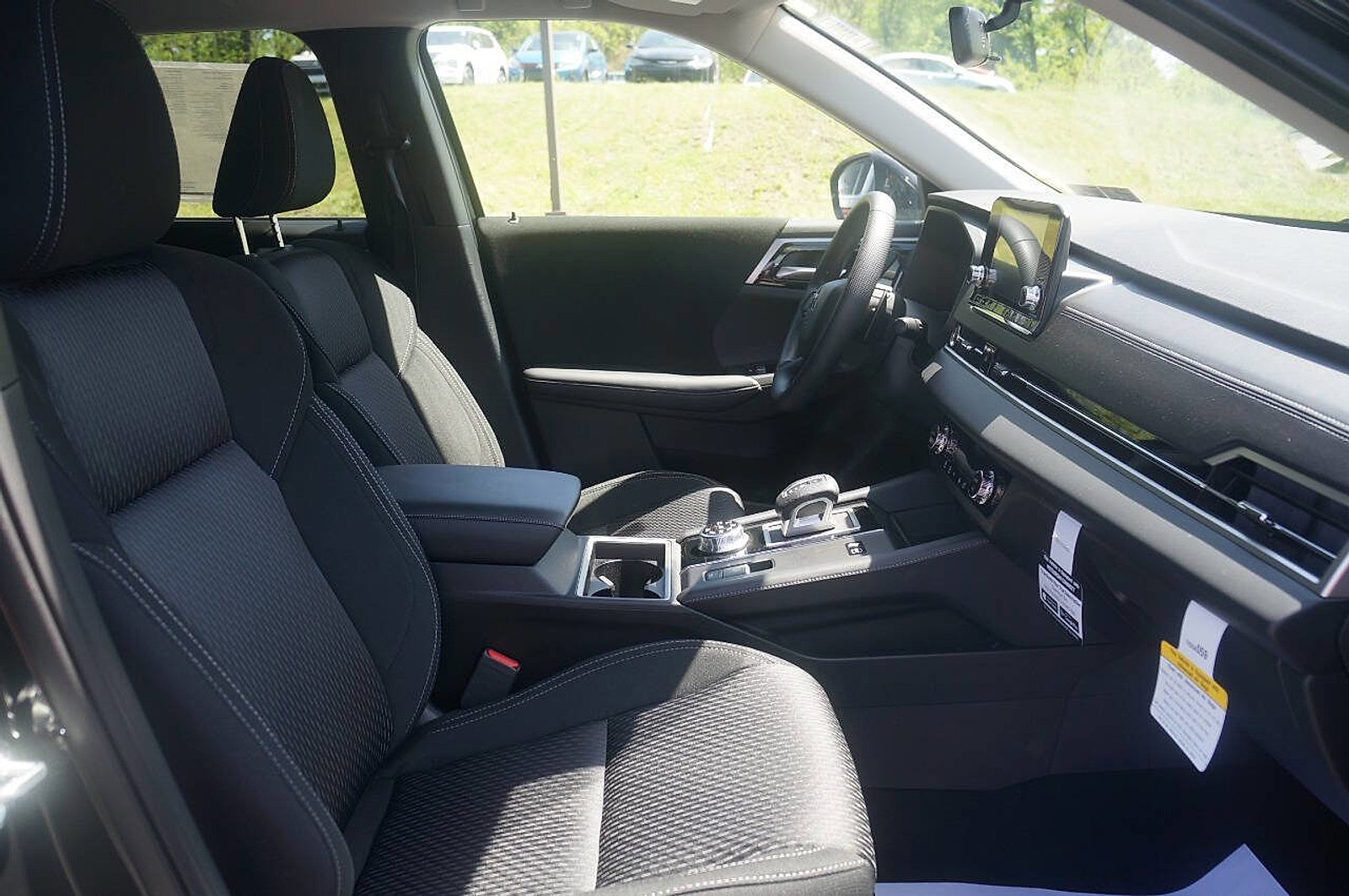 New 2025 Mitsubishi Outlander ES image 18