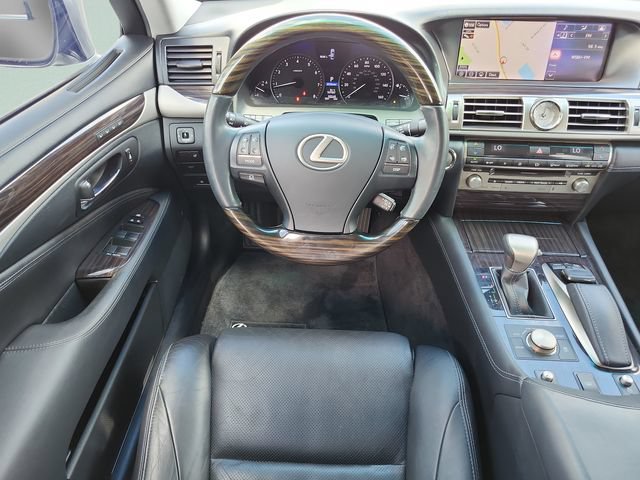 Used 2015 Lexus LS 460 w/ Comfort Package RWD image 15