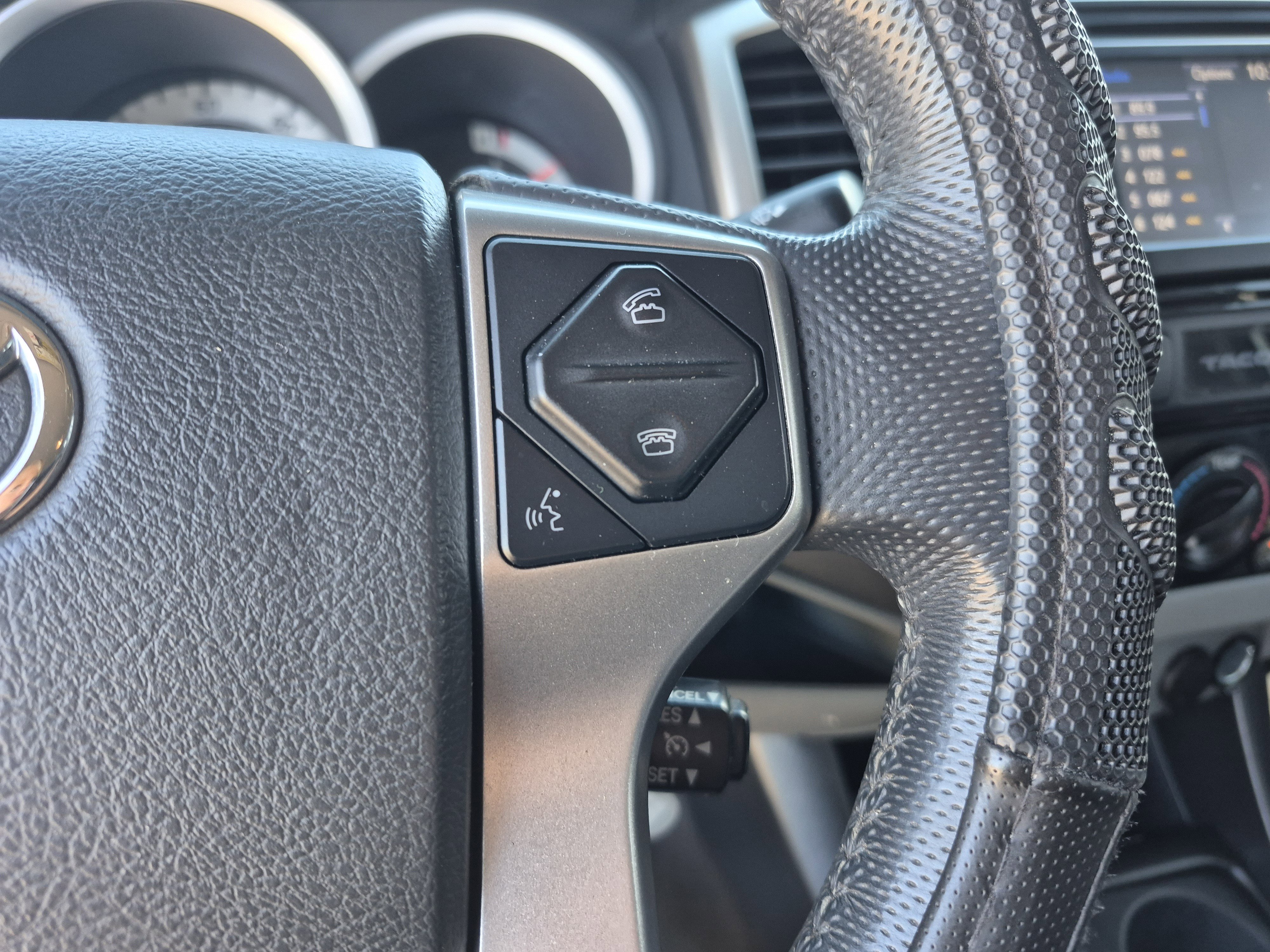 Used 2015 Toyota Tacoma PreRunner w/ TRD Sport Package RWD image 27