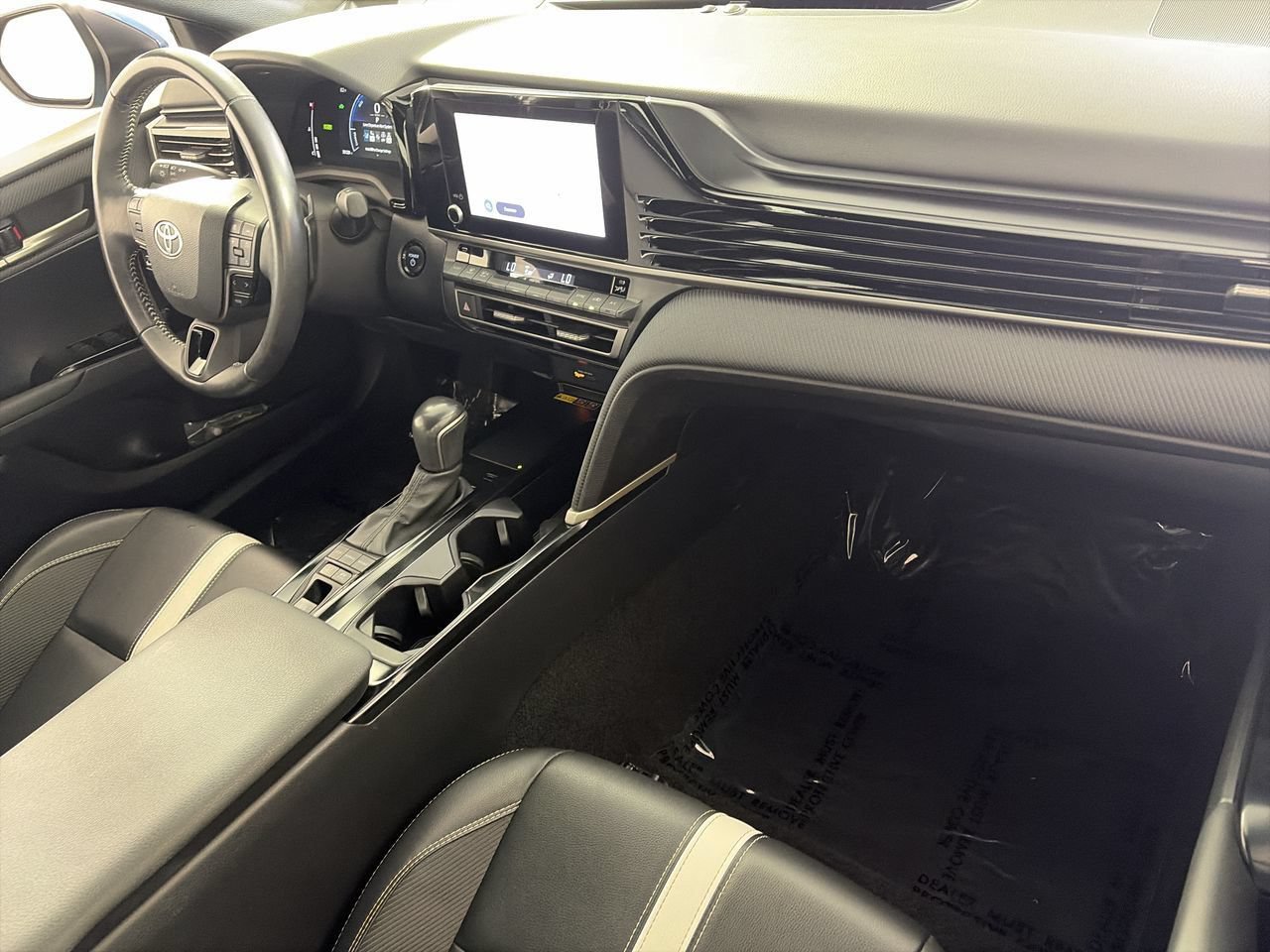 Used 2025 Toyota Camry SE FWD image 24