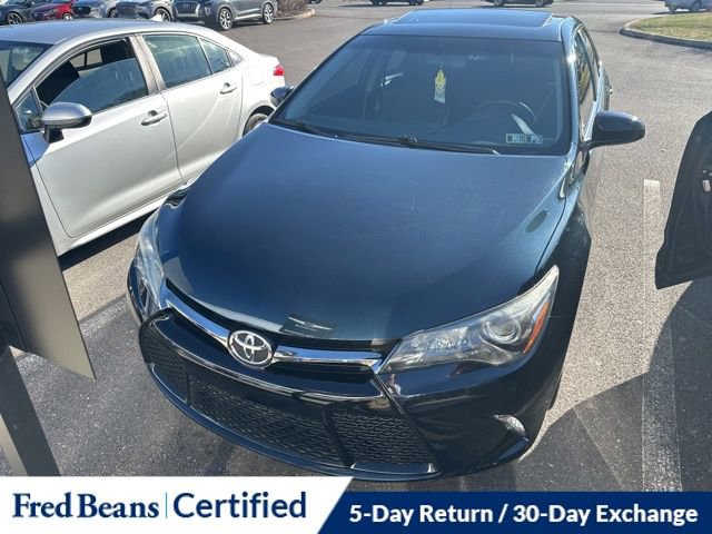 Used 2016 Toyota Camry SE w/ Moonroof Package image 1