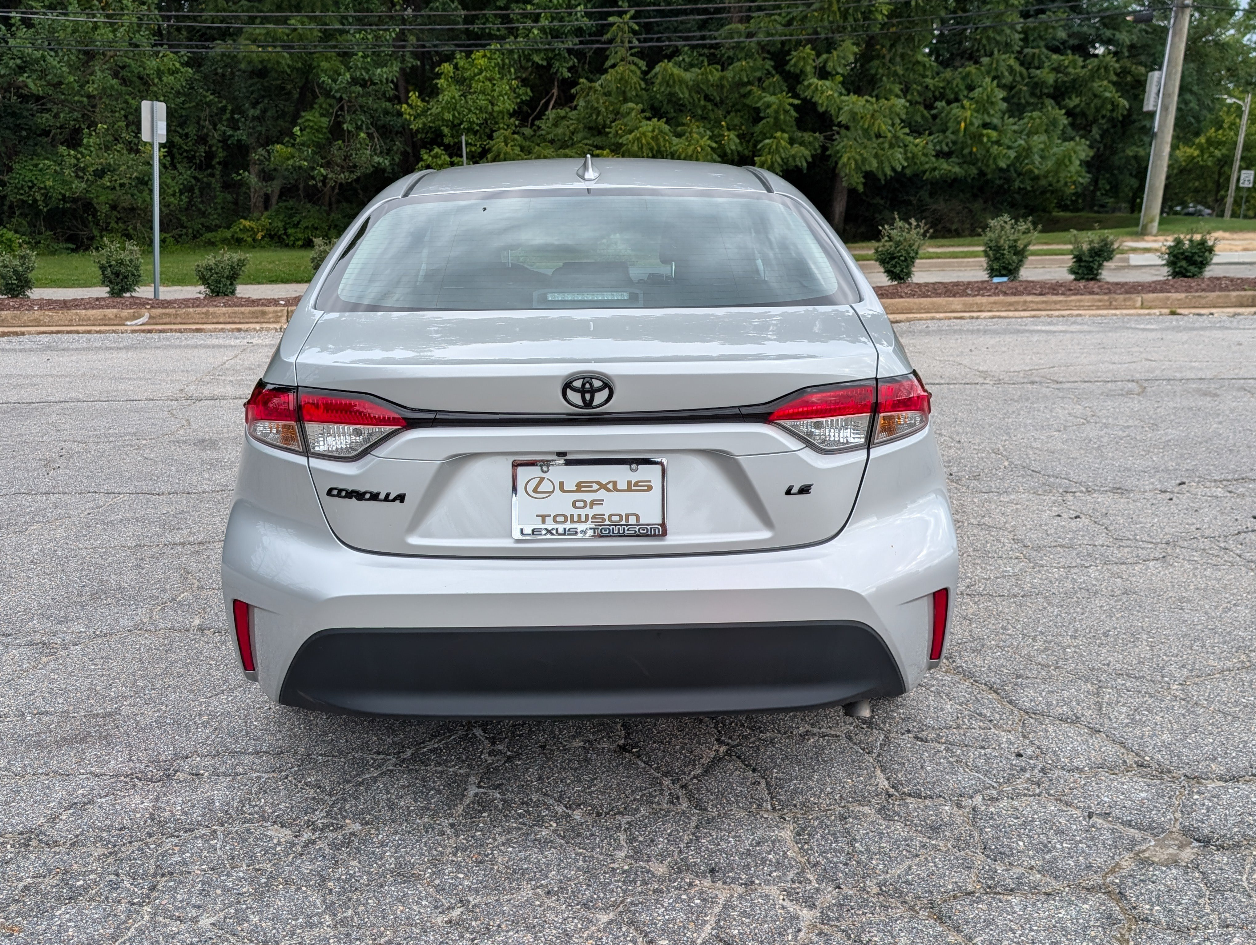 Used 2026 Toyota Corolla LE w/ LE Premium Package FWD image 4