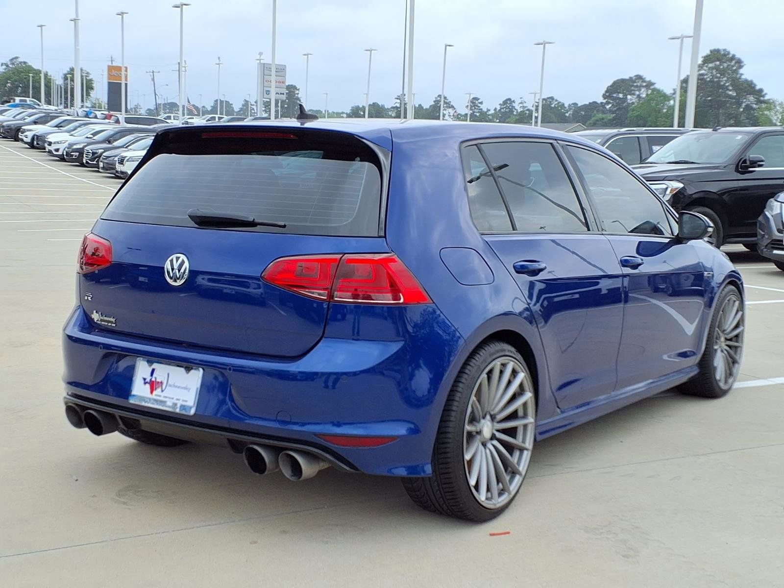 Used 2017 Volkswagen Golf R 4-Door AWD/4WD image 6