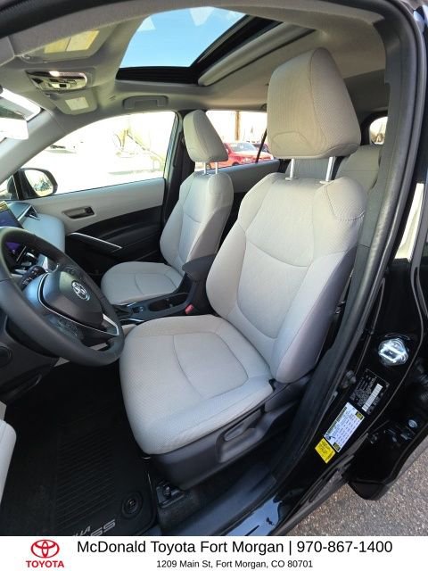 Used 2025 Toyota Corolla Cross LE w/ Moonroof Package image 11