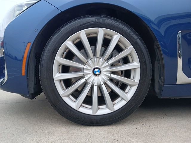 Used 2022 BMW 740i w/ Premium Package image 5