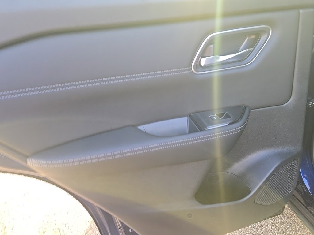 New 2026 Nissan Rogue Platinum image 38