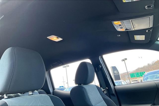 Used 2022 Toyota Tacoma TRD Sport w/ Technology Package image 28