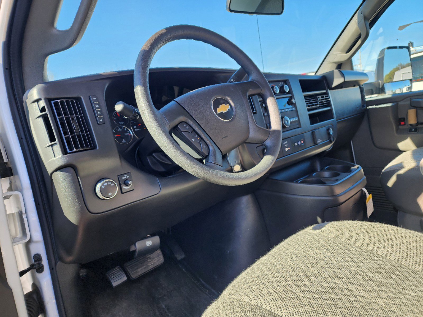 New 2024 Chevrolet Express 3500 w/ Power Convenience Package image 17