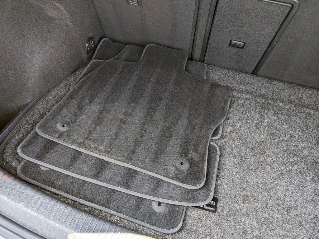 Used 2018 Volkswagen Golf S image 27