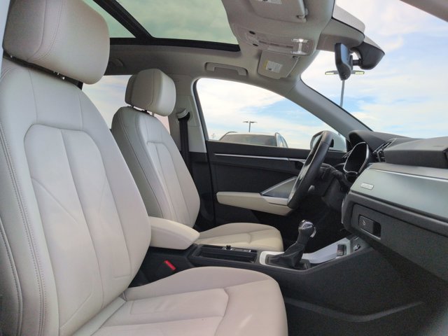 Used 2024 Audi Q3 2.0T Premium Plus image 23
