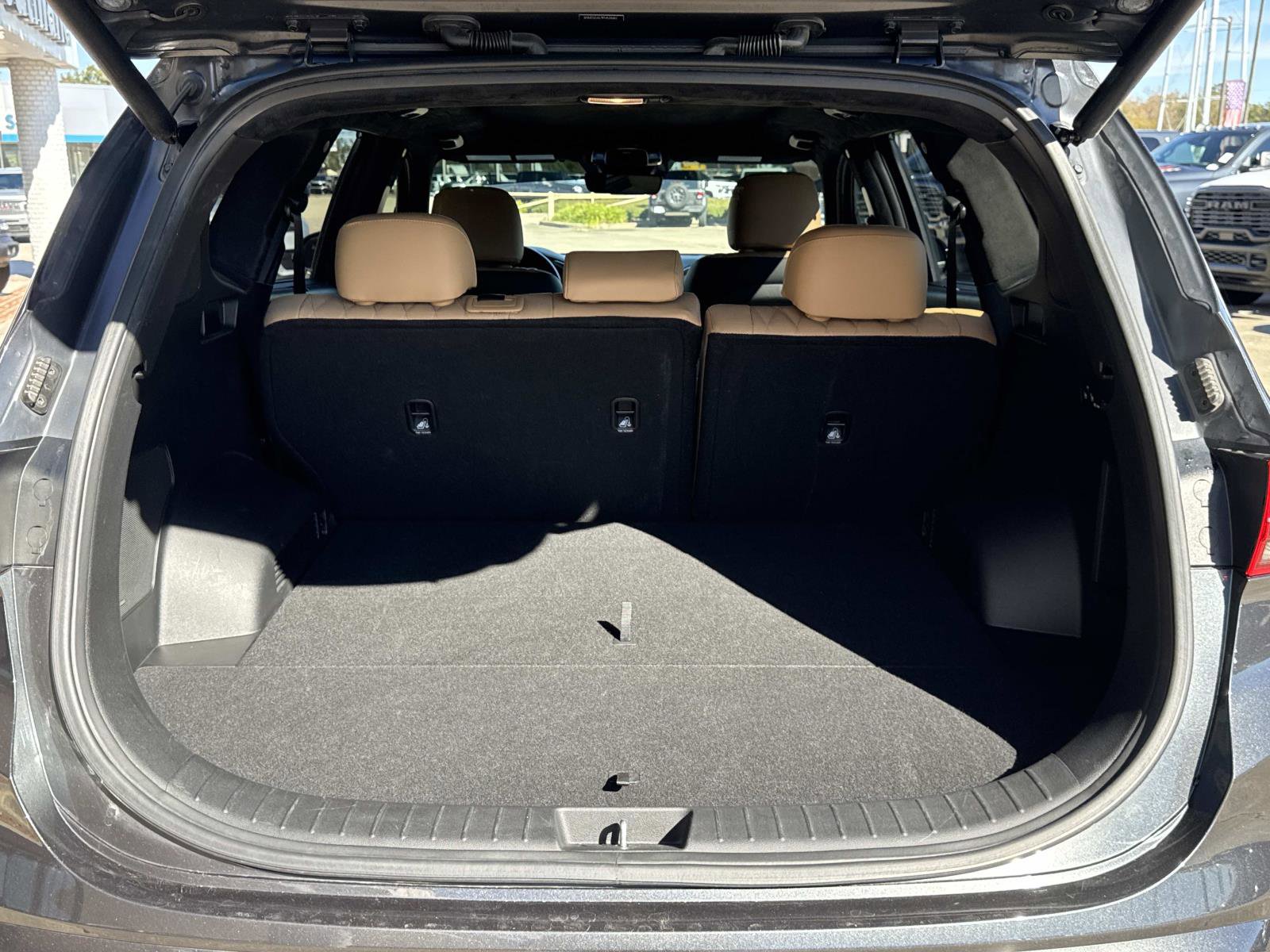 Used 2023 Hyundai Santa Fe Calligraphy image 8