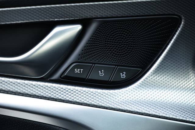 Used 2022 Genesis G70 2.0T w/ Prestige Package image 15