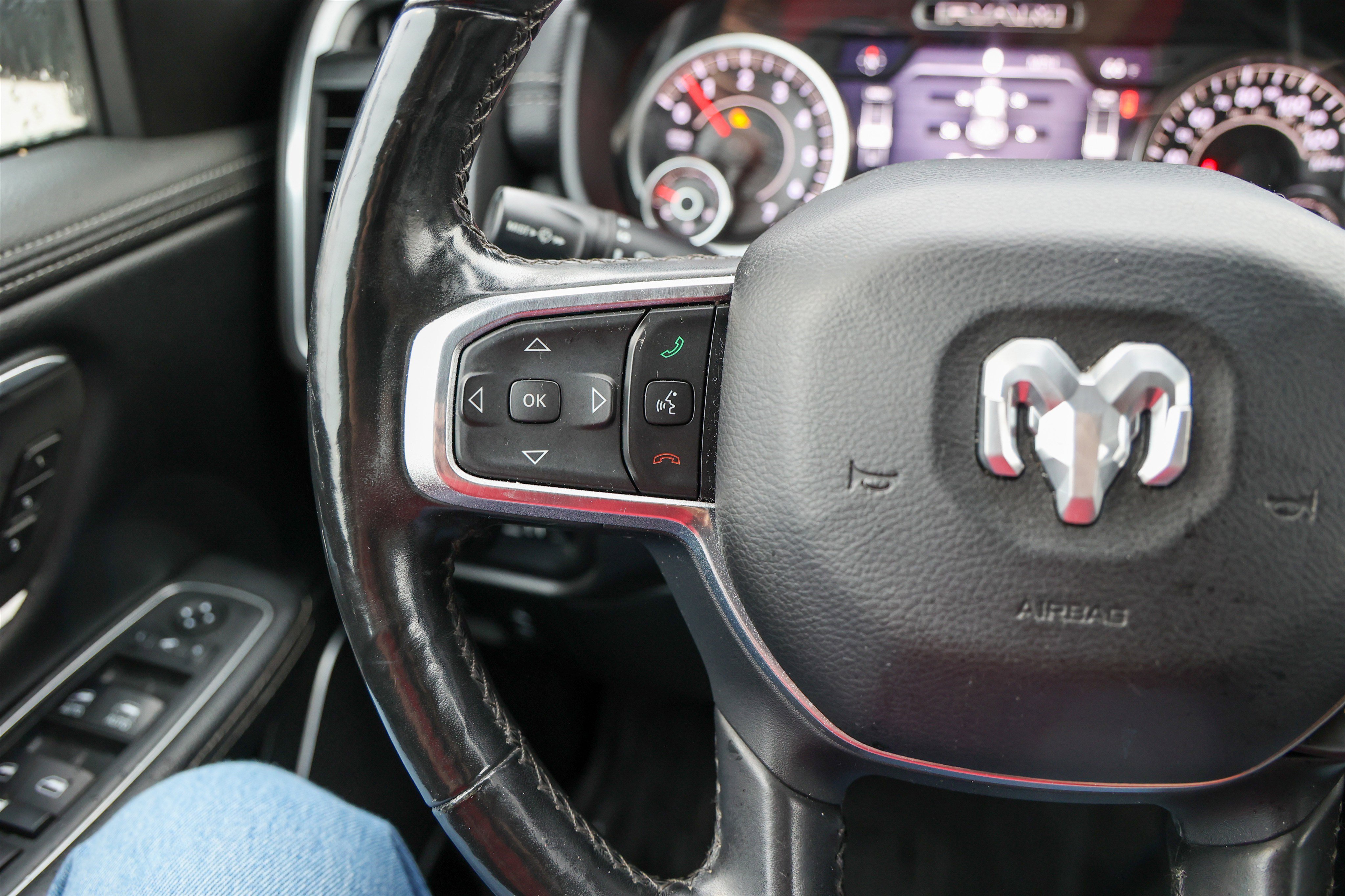 Used 2019 RAM 1500 Laramie AWD/4WD image 21