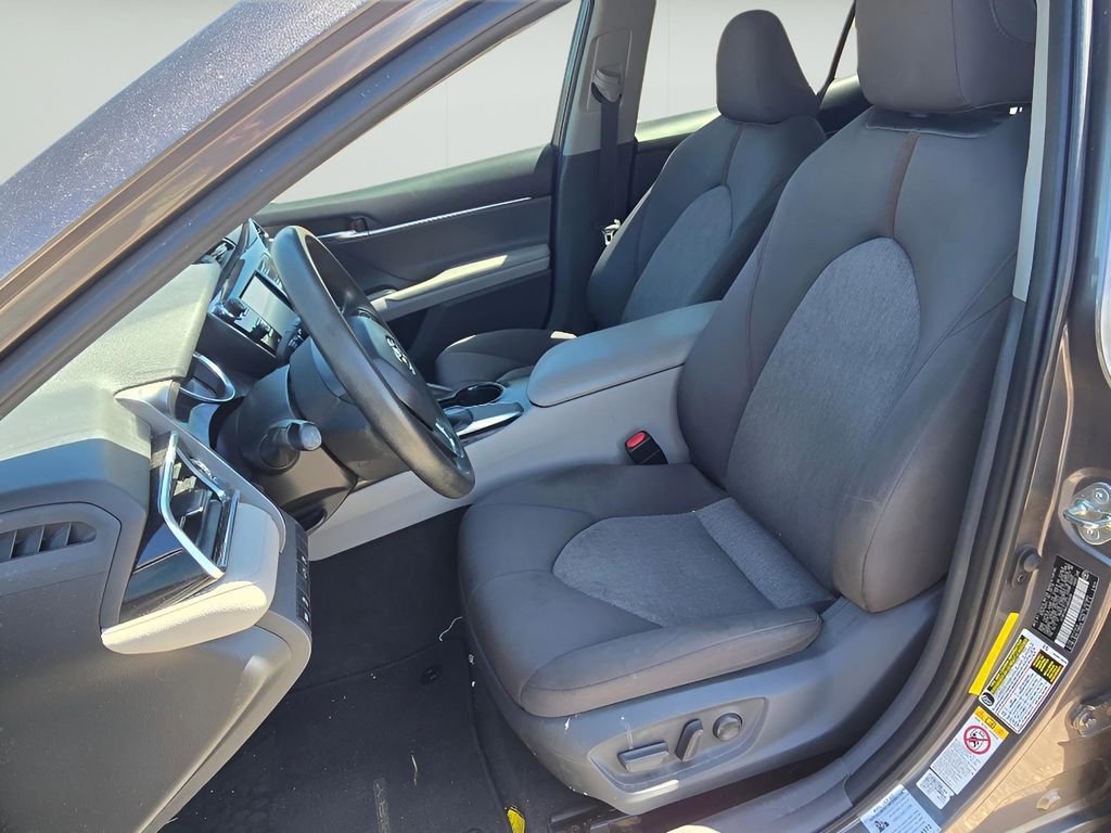 Used 2018 Toyota Camry LE FWD image 10