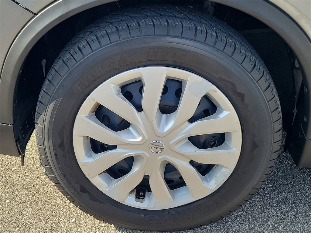 Used 2020 Nissan Rogue S image 11