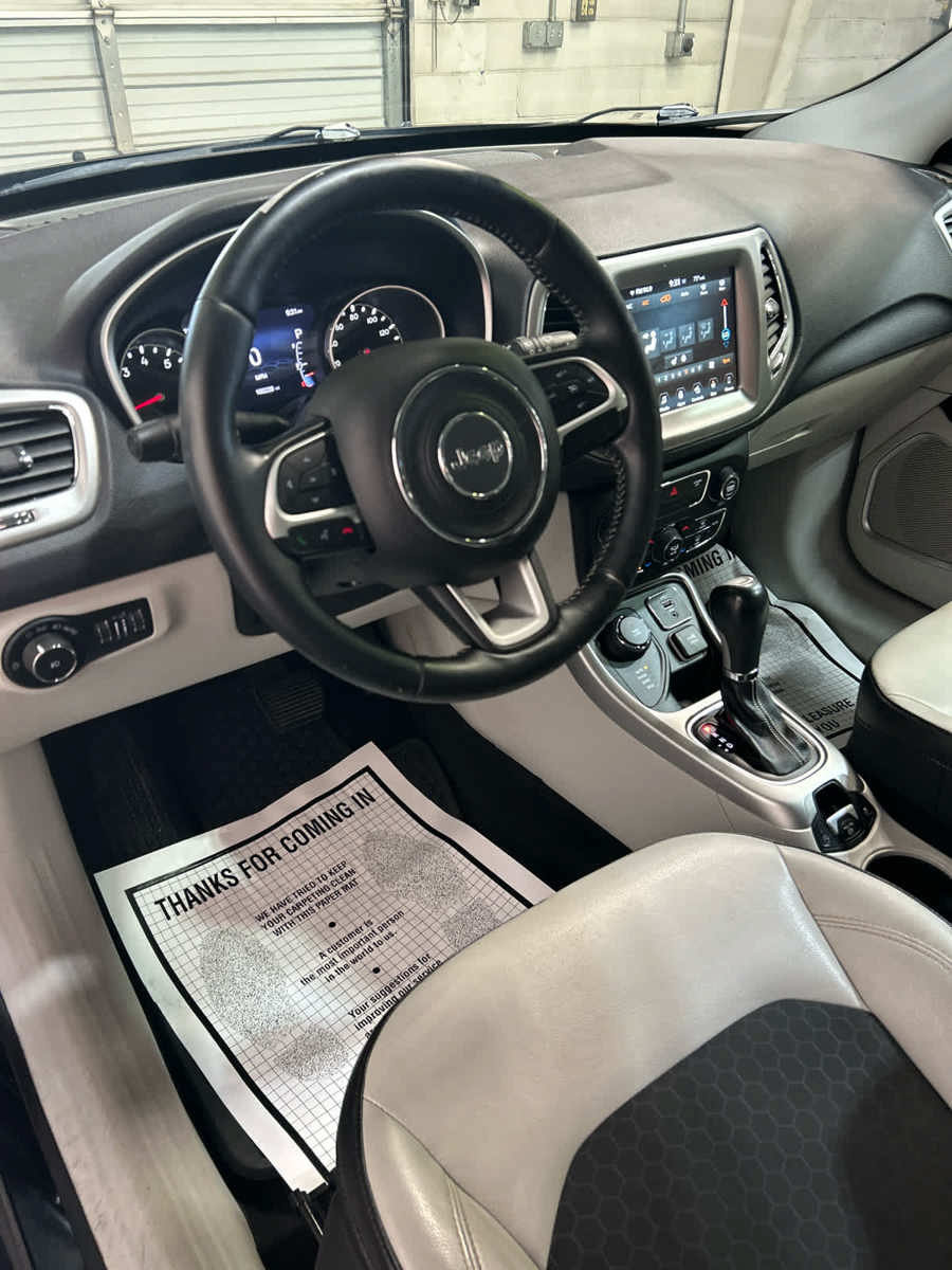 Used 2018 Jeep Compass Latitude w/ Popular Equipment Group AWD/4WD image 11