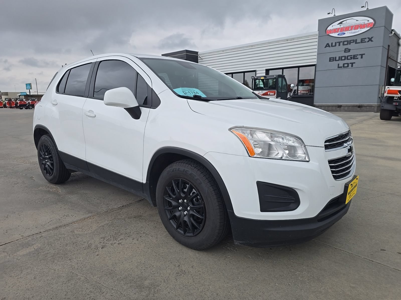 Used 2015 Chevrolet Trax LS FWD image 2