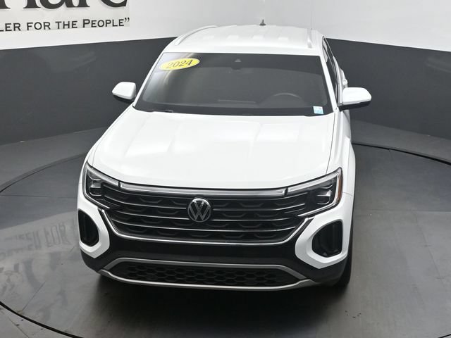 Used 2024 Volkswagen Atlas Cross Sport SE w/ Black Wheel Package FWD image 60