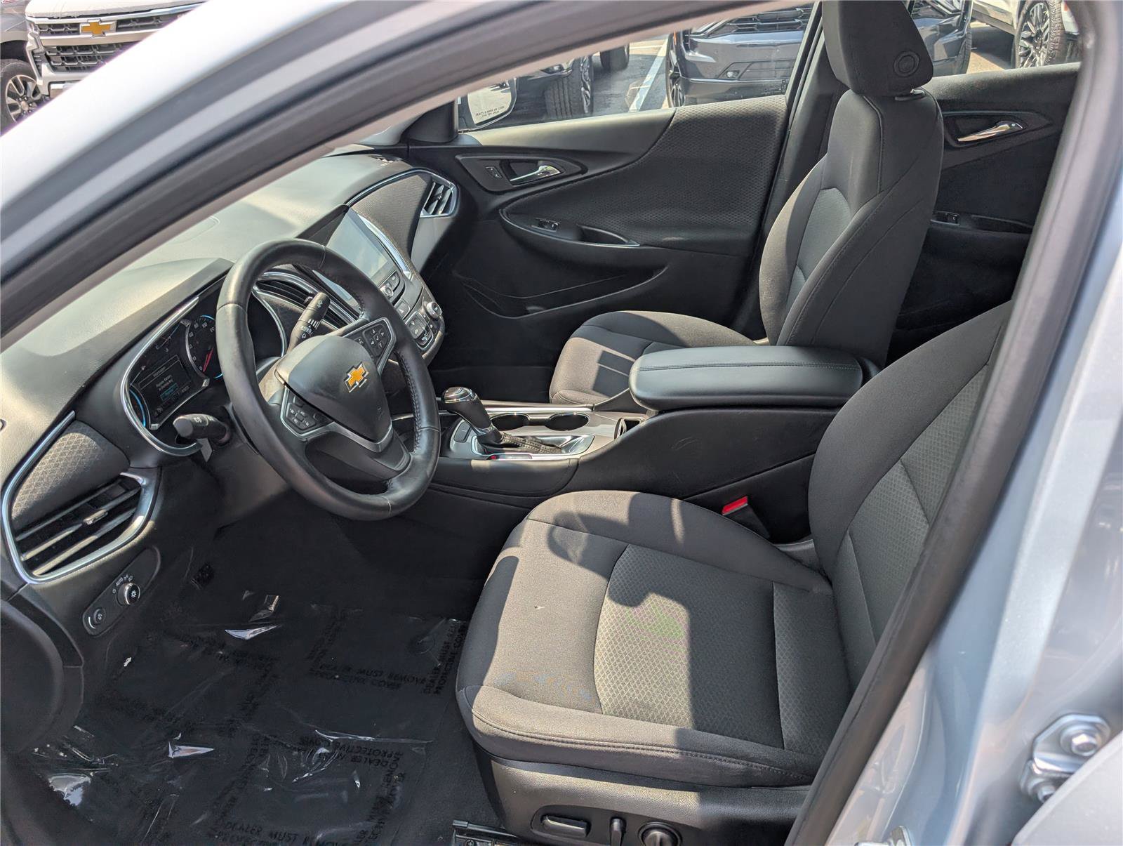 Used 2017 Chevrolet Malibu LT FWD image 14