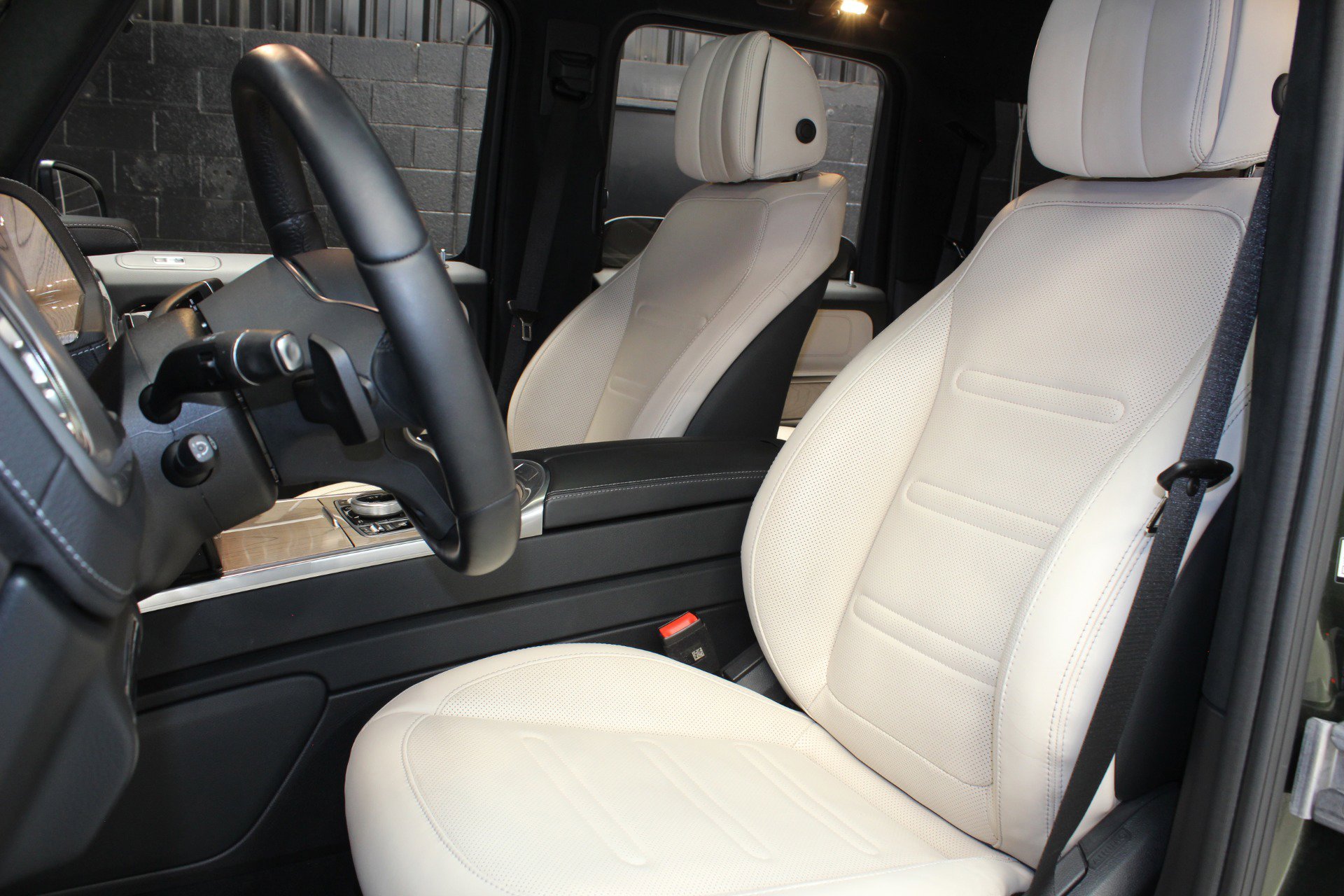 Used 2022 Mercedes-Benz G 550 w/ Exclusive Interior Package image 29