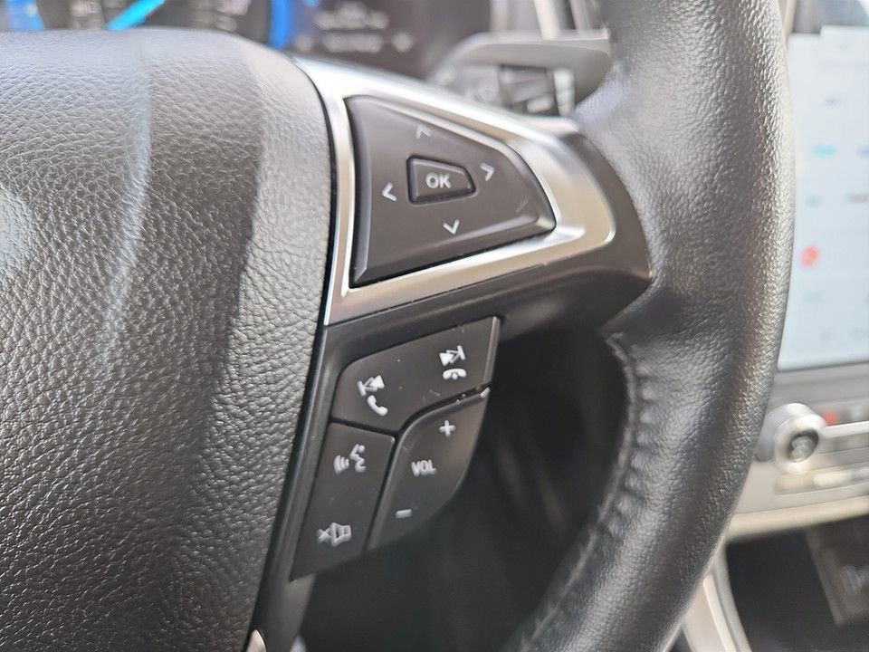 Used 2023 Ford Edge SEL AWD/4WD image 16