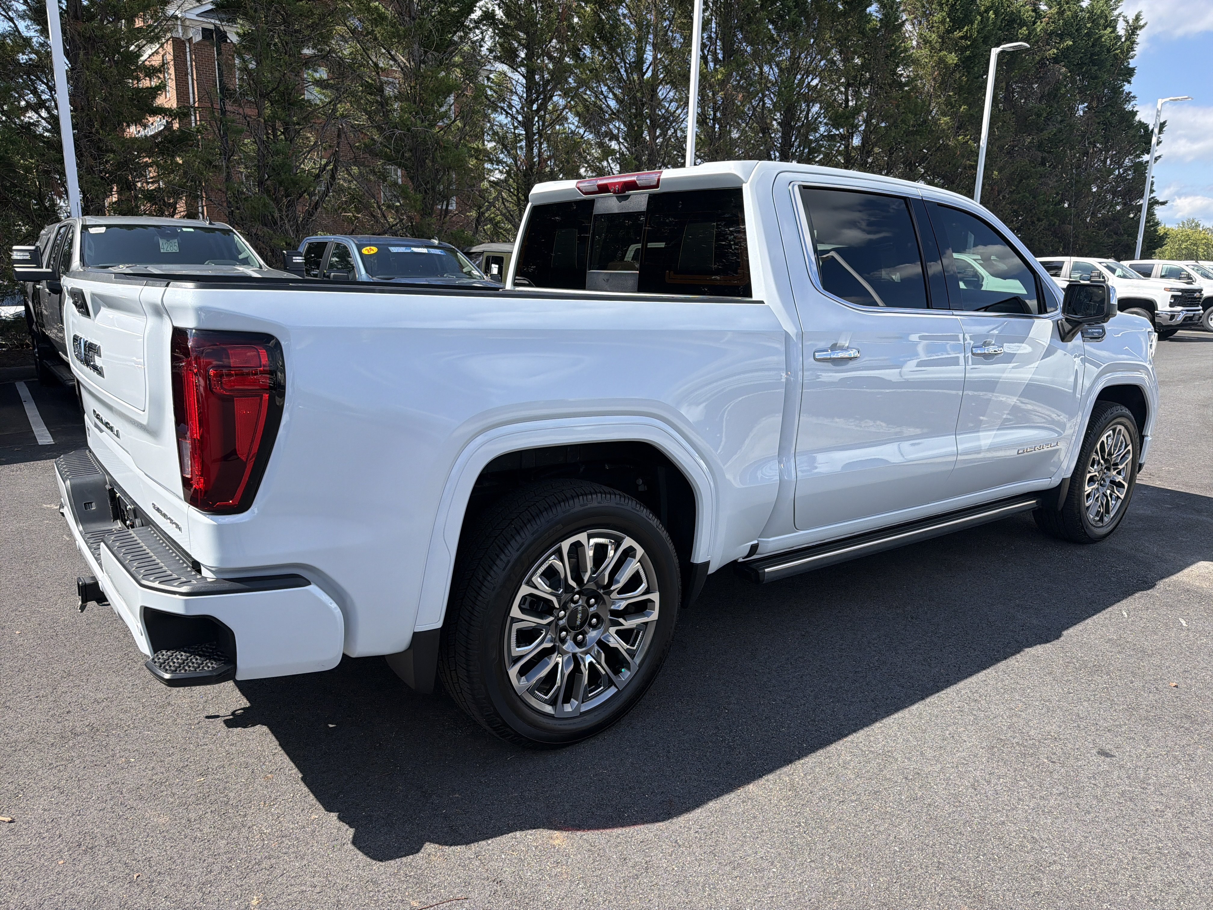Used 2026 GMC Sierra 1500 Denali Ultimate AWD/4WD image 10