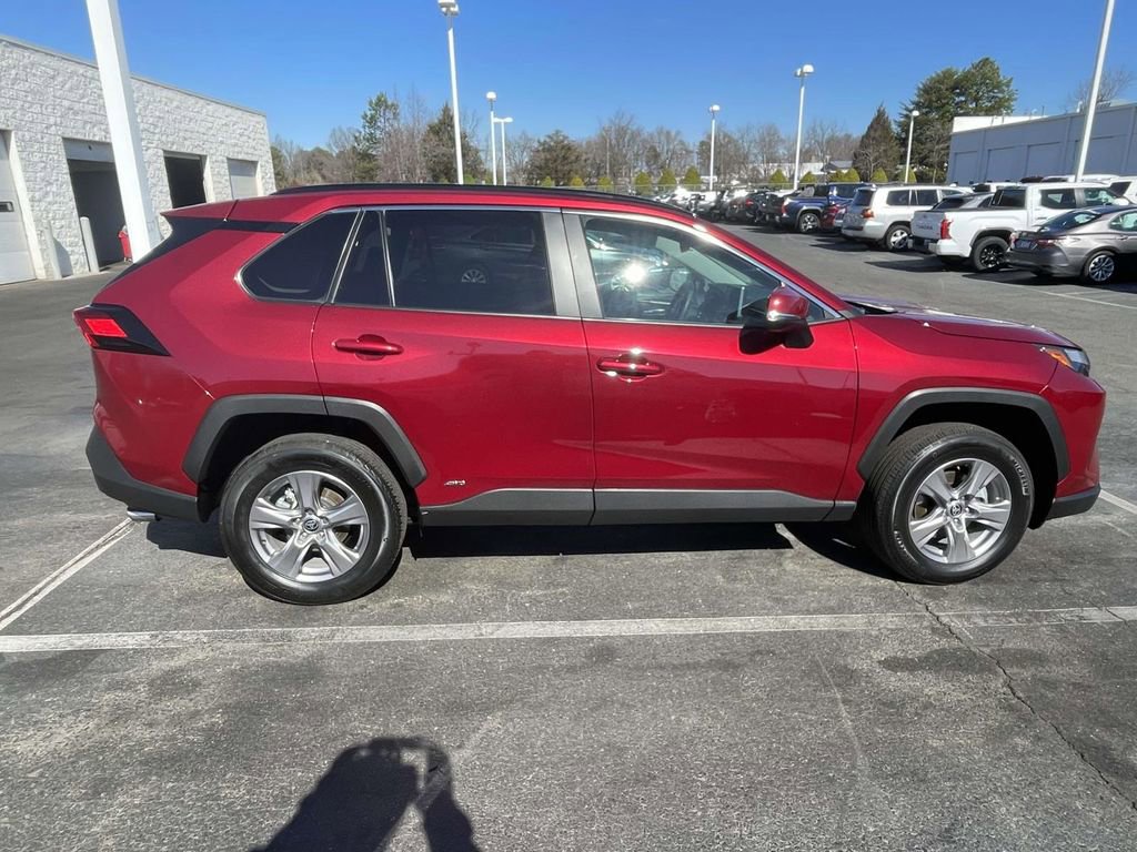 Used 2025 Toyota RAV4 XLE image 11