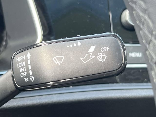 Certified 2023 Volkswagen Jetta SE w/ Panoramic Sunroof Package image 25