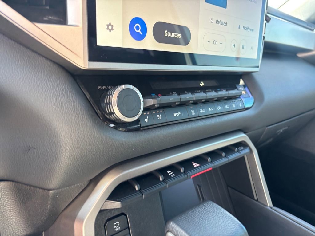 Used 2025 Toyota Tundra Limited image 20