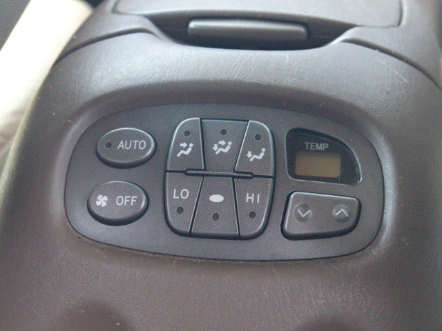 Used 2001 Toyota Sequoia Limited AWD/4WD image 29