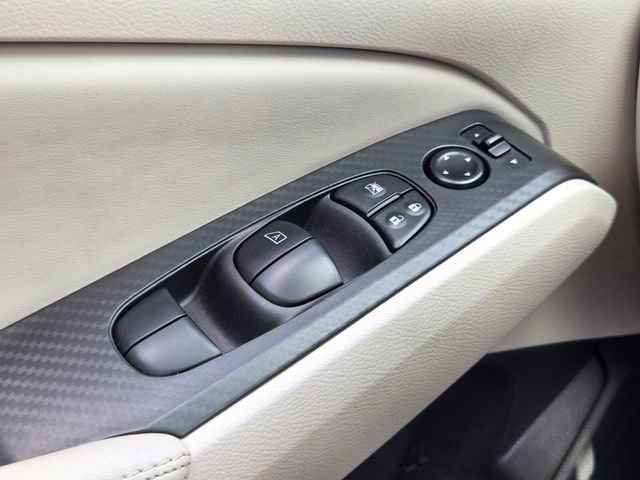 Used 2025 Nissan Altima 2.5 SV FWD image 31