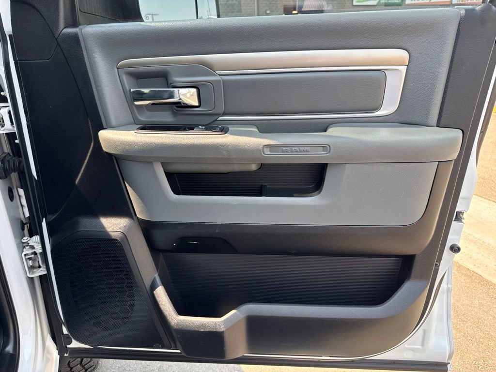 Used 2016 RAM 3500 SLT w/ Cold Weather Group AWD/4WD image 38