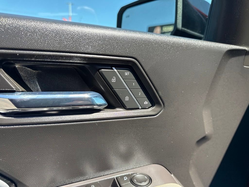 Used 2023 Chevrolet Colorado ZR2 w/ ZR2 Convenience Package III AWD/4WD image 15