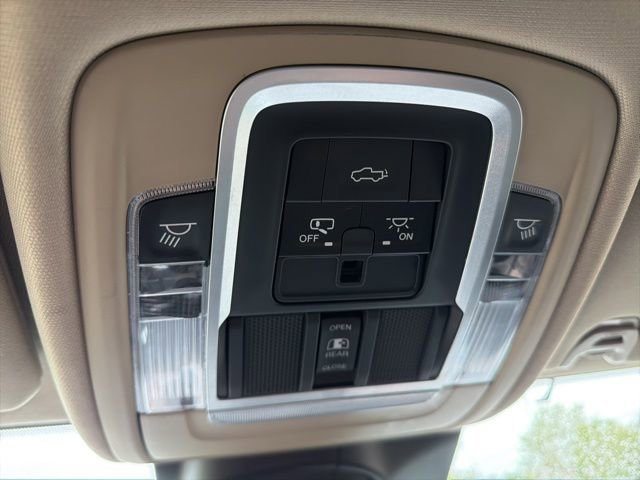 Used 2019 RAM 2500 Laramie AWD/4WD image 17