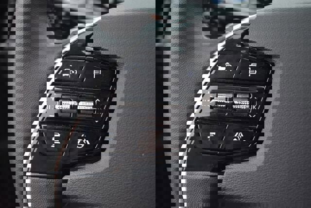 New 2025 Kia Niro EX image 25