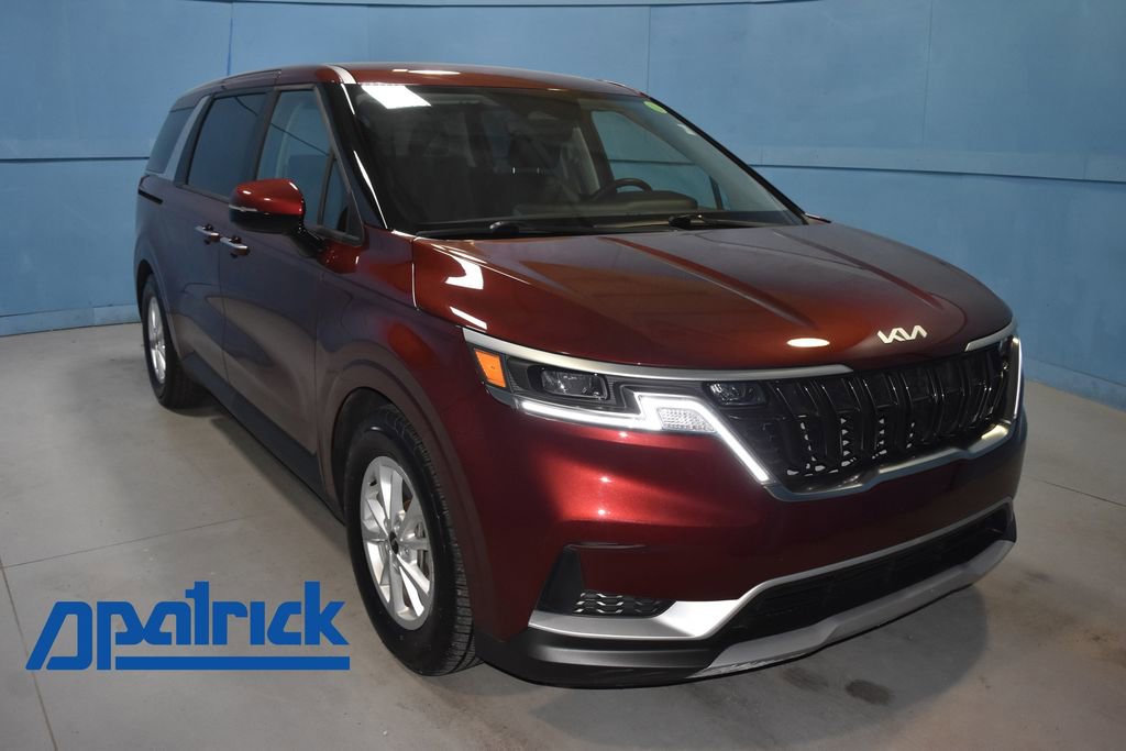 Used 2023 Kia Carnival LX image 1