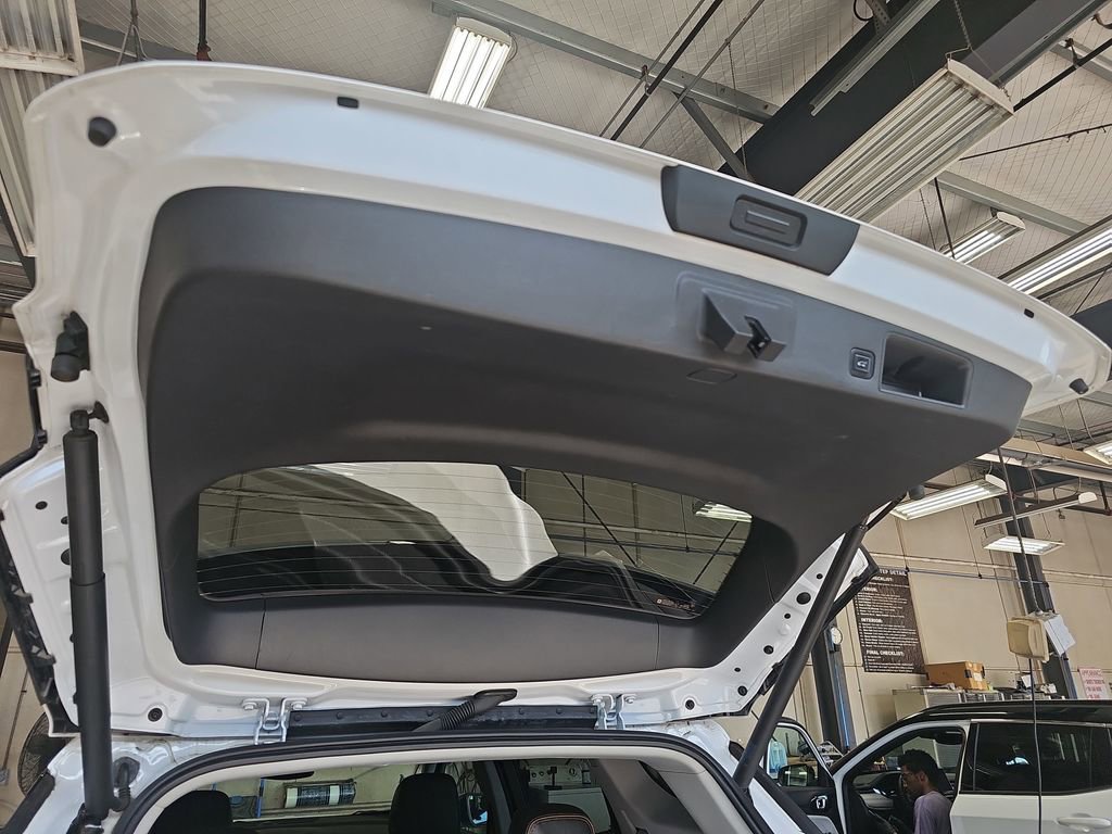 Used 2022 GMC Terrain AT4 w/ Tech Package AWD/4WD image 13