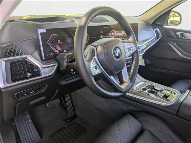 New 2026 BMW X7 xDrive40i w/ Premium Package image 3