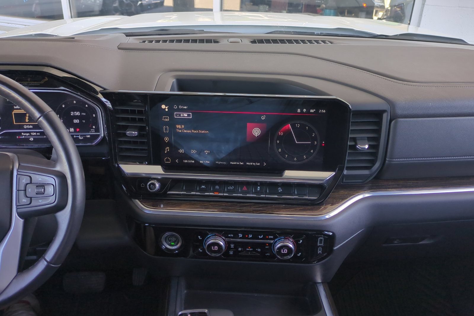 Used 2022 GMC Sierra 1500 Elevation w/ X31 Off-Road Package AWD/4WD image 30