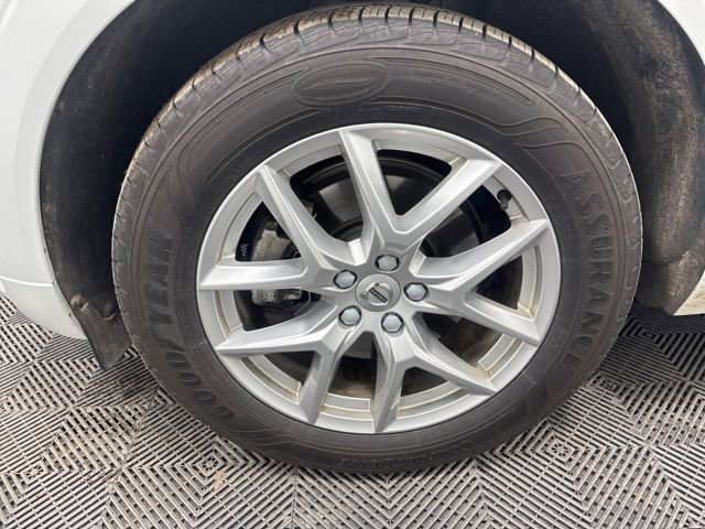 Used 2021 Volvo XC60 T5 Momentum image 10