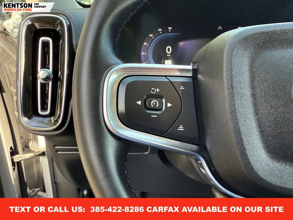 Used 2025 Volvo XC40 B5 Plus image 16