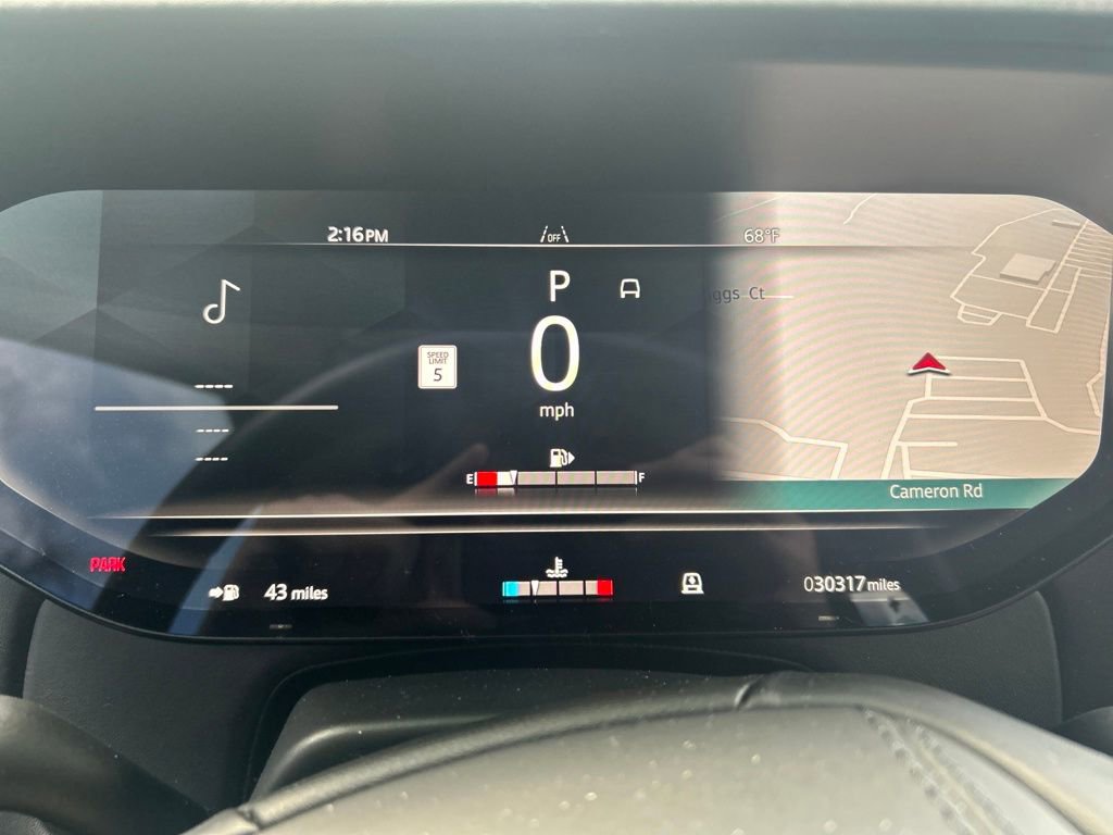 Used 2024 Land Rover Range Rover SE image 13