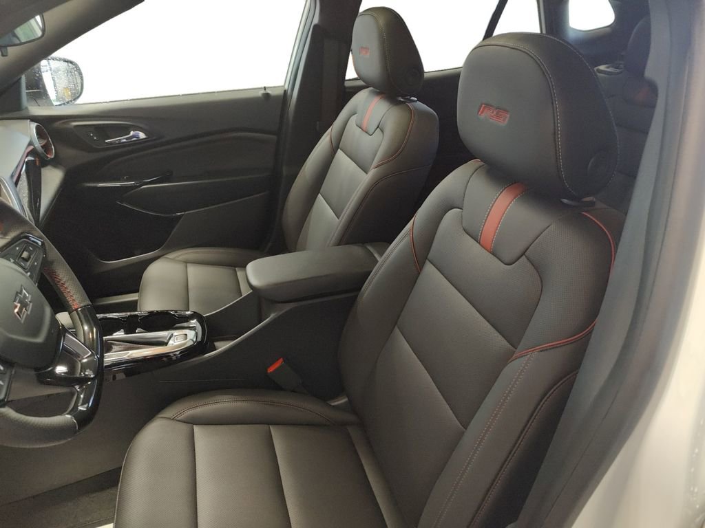 New 2025 Chevrolet Trax RS w/ Sunroof Package image 9