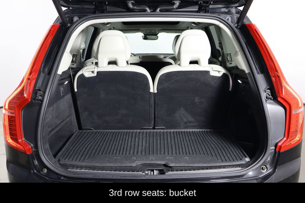 Used 2023 Volvo XC90 B5 Core w/ Protection Package Premier image 17